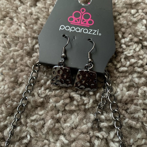 Paparazzi Necklace / Earrring set - Picture 4 of 6